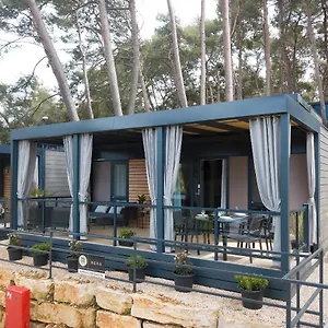 Total Escape Mobile Nera Camp Porton Biondi Ferienhaus